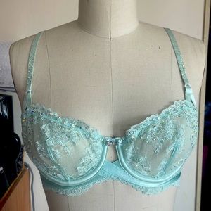 Victoria’s Secret Designer collection unlined Demi bra